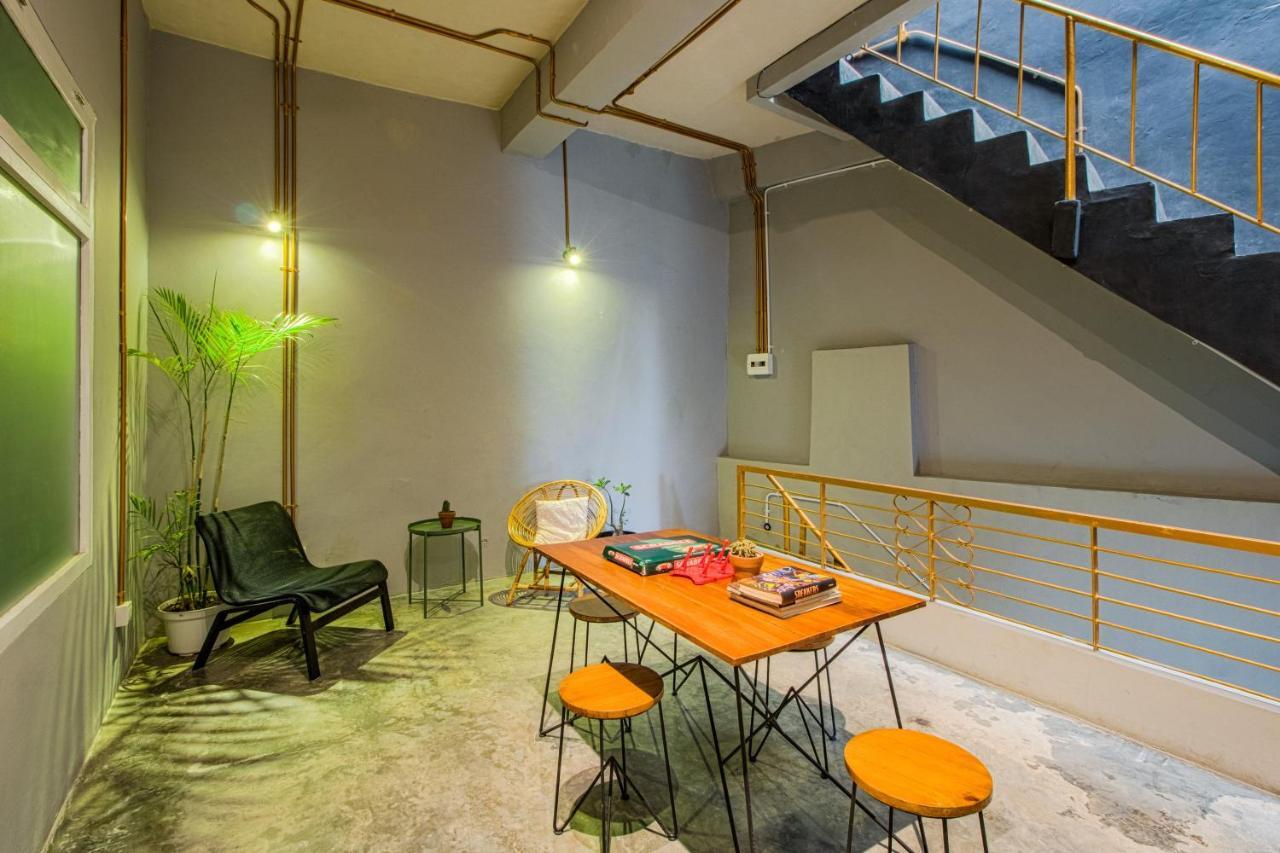 Kolo Kolo Hostel Kejayan Buitenkant foto